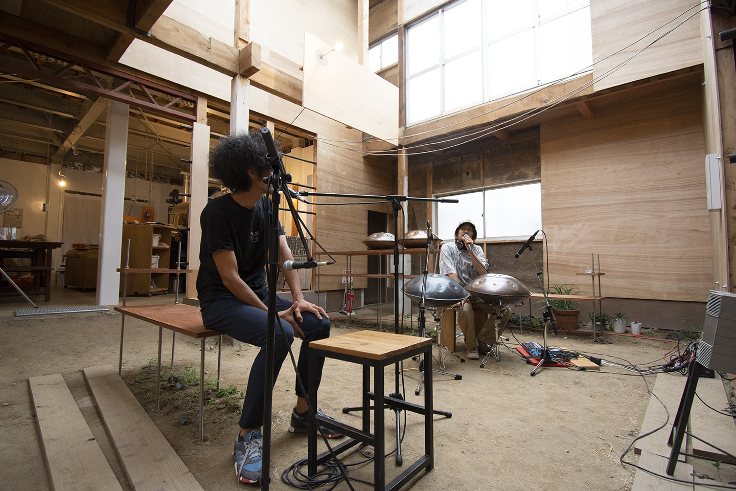 お店演出用に！★彫刻ギター「人目を引くためのオブジェ」　カフェラウンジや舞台に♪ お店演出用に！☆彫刻ギター「人目を引くためのオブジェ